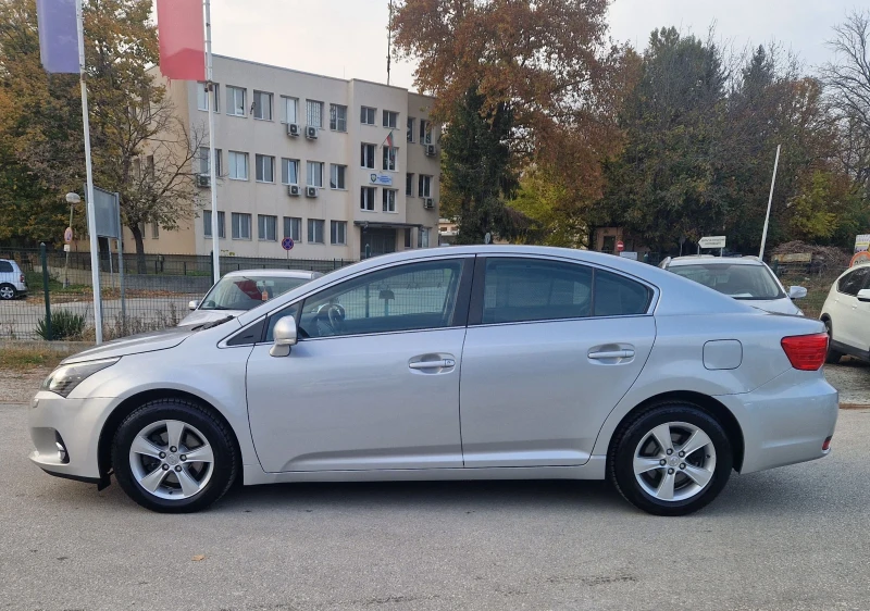 Toyota Avensis 2.0i FULL ШВЕЙЦАРИЯ , снимка 4 - Автомобили и джипове - 47845222