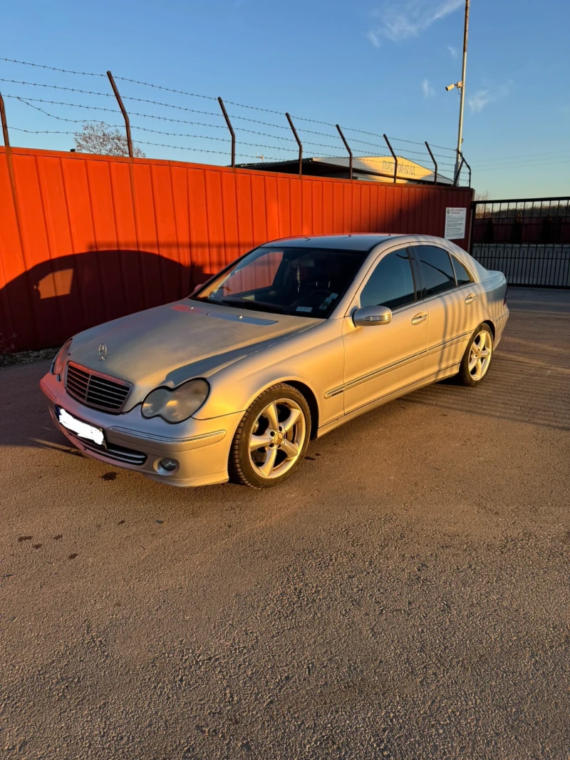 Mercedes-Benz C 220 Facelift Sport Edition, снимка 1 - Автомобили и джипове - 48840585