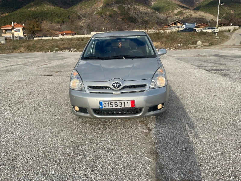 Toyota Corolla verso 2.2D4D 136k.s. 7 mesta, снимка 8 - Автомобили и джипове - 48878077