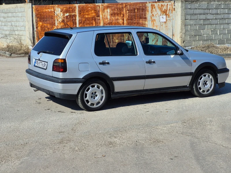 VW Golf 2.0 GTI Газ/Клима Топ, снимка 5 - Автомобили и джипове - 49262299