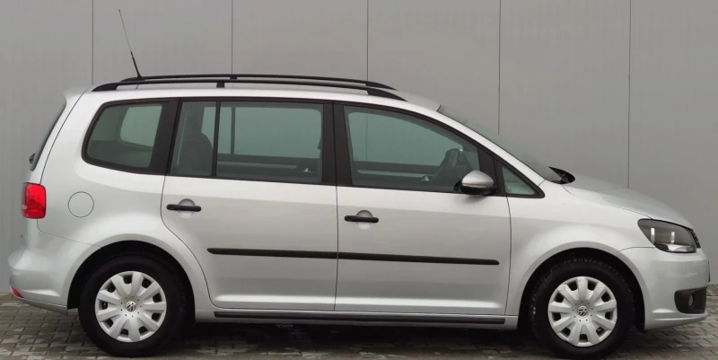 VW Touran, снимка 2 - Автомобили и джипове - 49274062