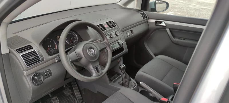 VW Touran, снимка 10 - Автомобили и джипове - 49274062