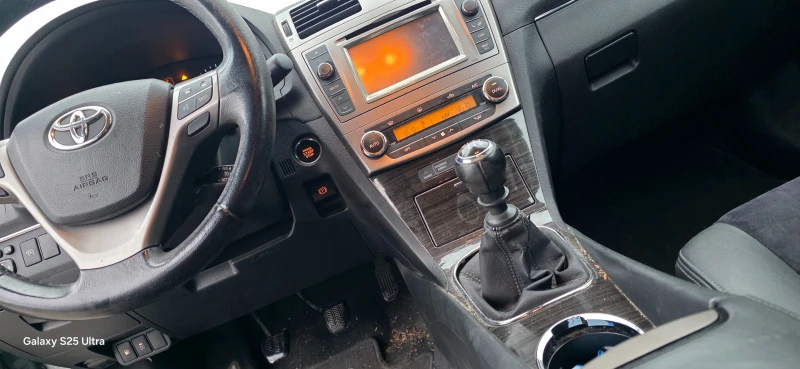 Toyota Avensis 2.0d, снимка 6 - Автомобили и джипове - 52860461
