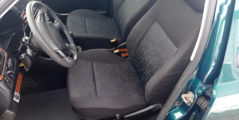 VW Golf 1.9TDI, снимка 12 - Автомобили и джипове - 53101687