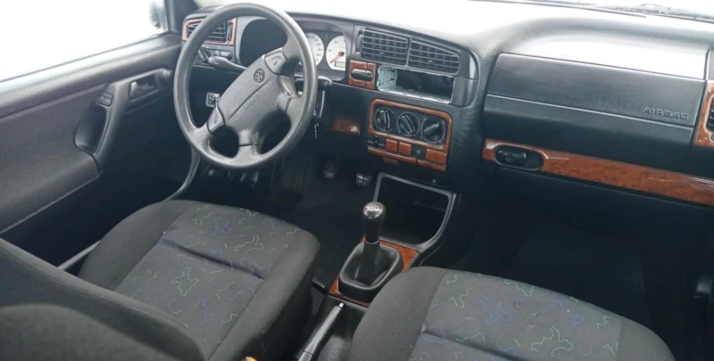VW Golf 1.9TDI, снимка 11 - Автомобили и джипове - 53101687