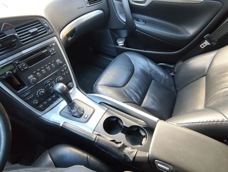 Volvo Xc70 Cross country , снимка 8 - Автомобили и джипове - 53372239