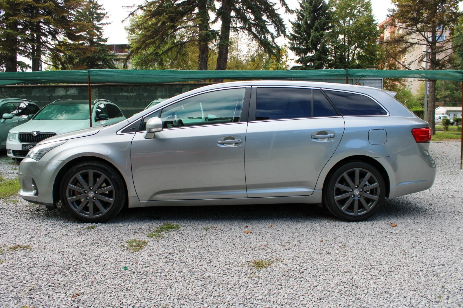 Toyota Avensis D4D FACELIFT 145000KM - изображение 2