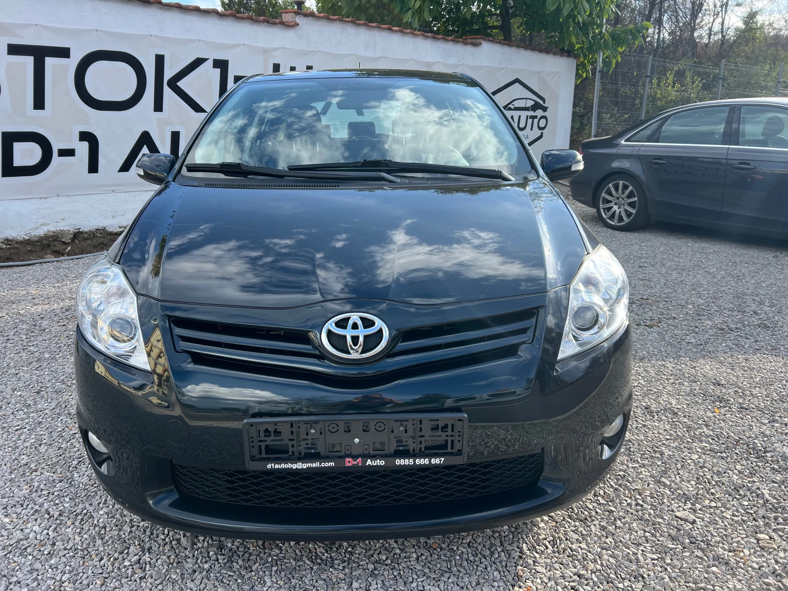 Toyota Auris 1.6-NAVI FULL - изображение 2