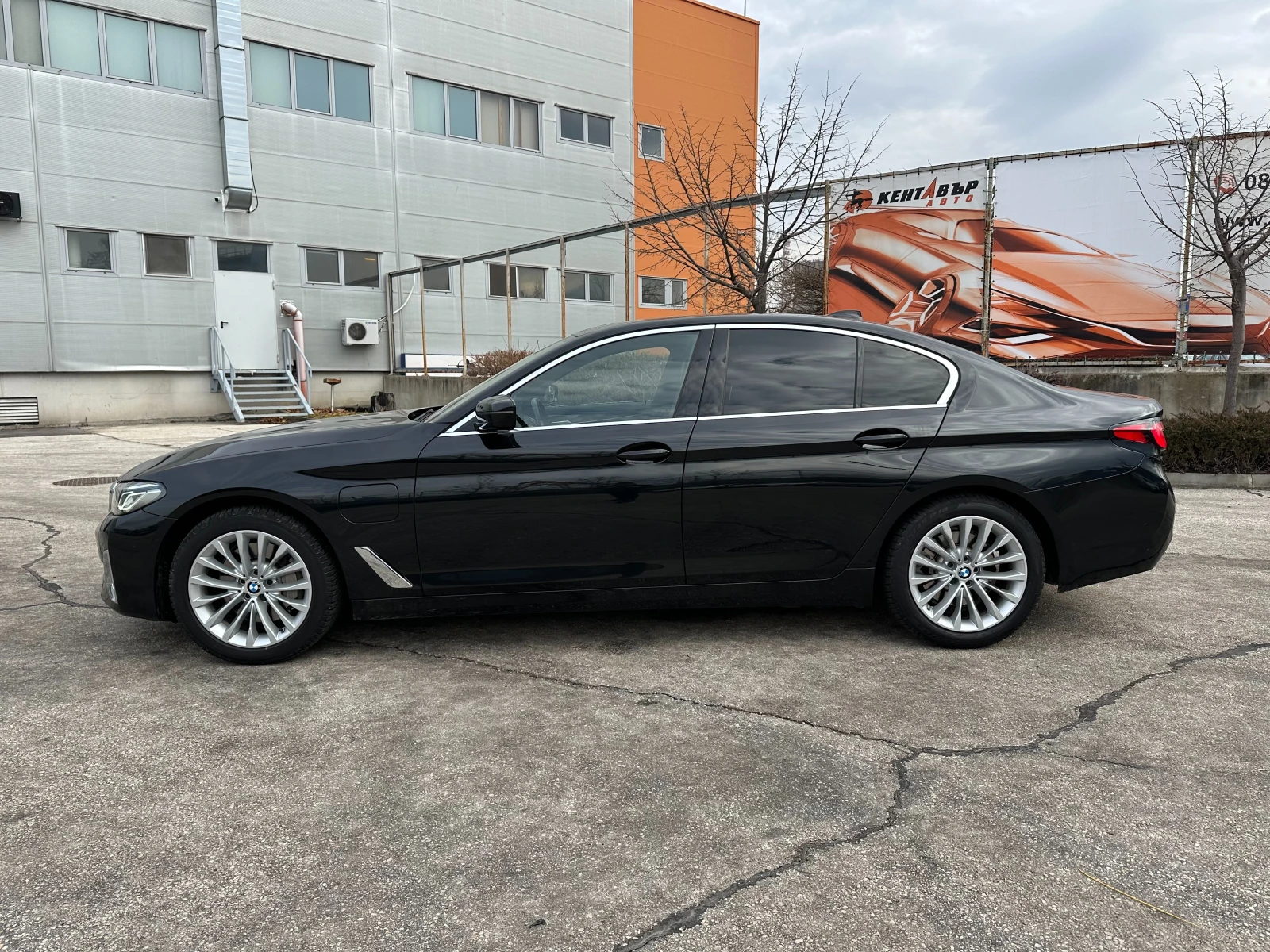 BMW 530E 2.0 184 к.с. - изображение 2