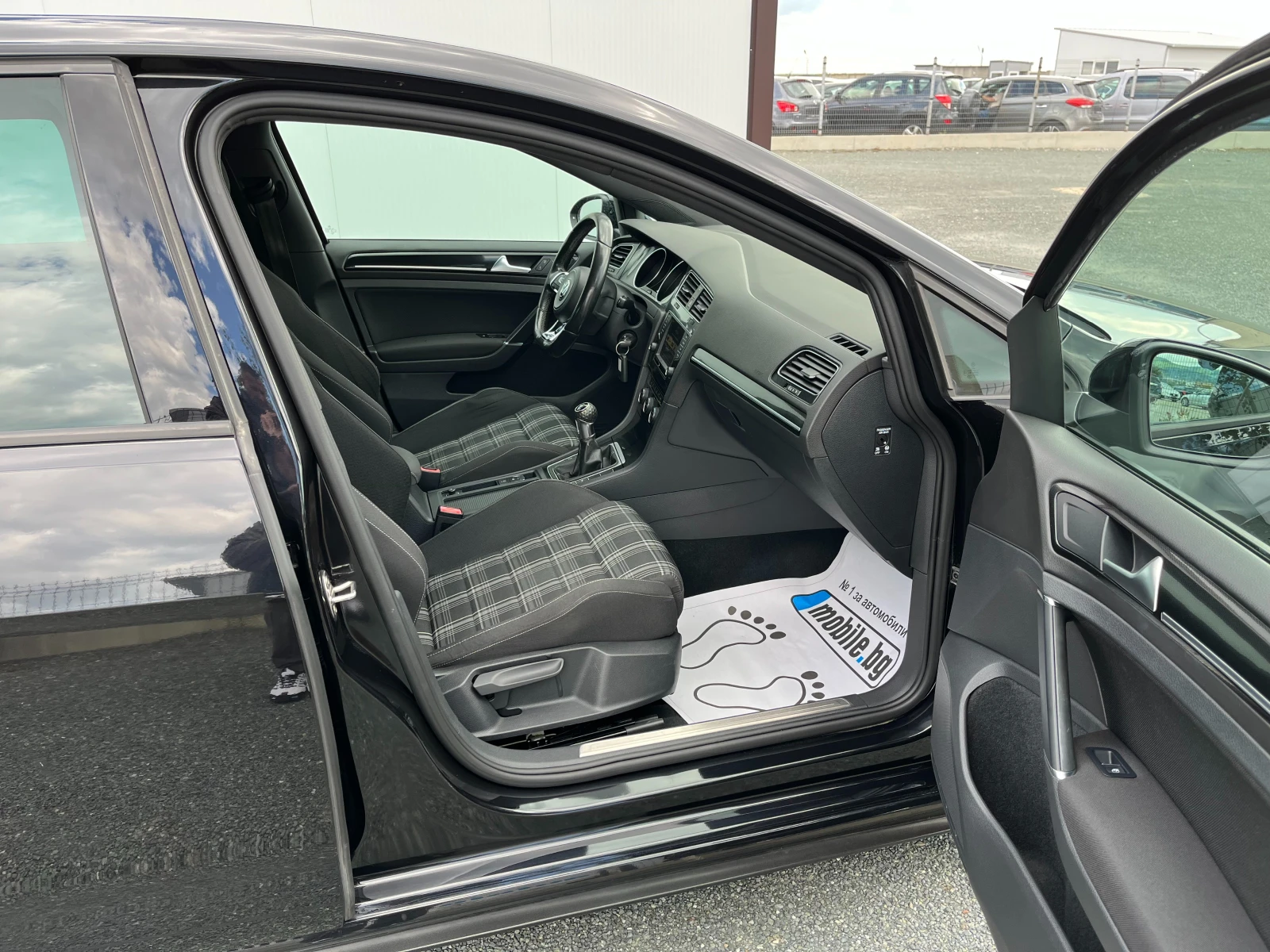 VW Golf 2.0GTD-184к.с. - изображение 7