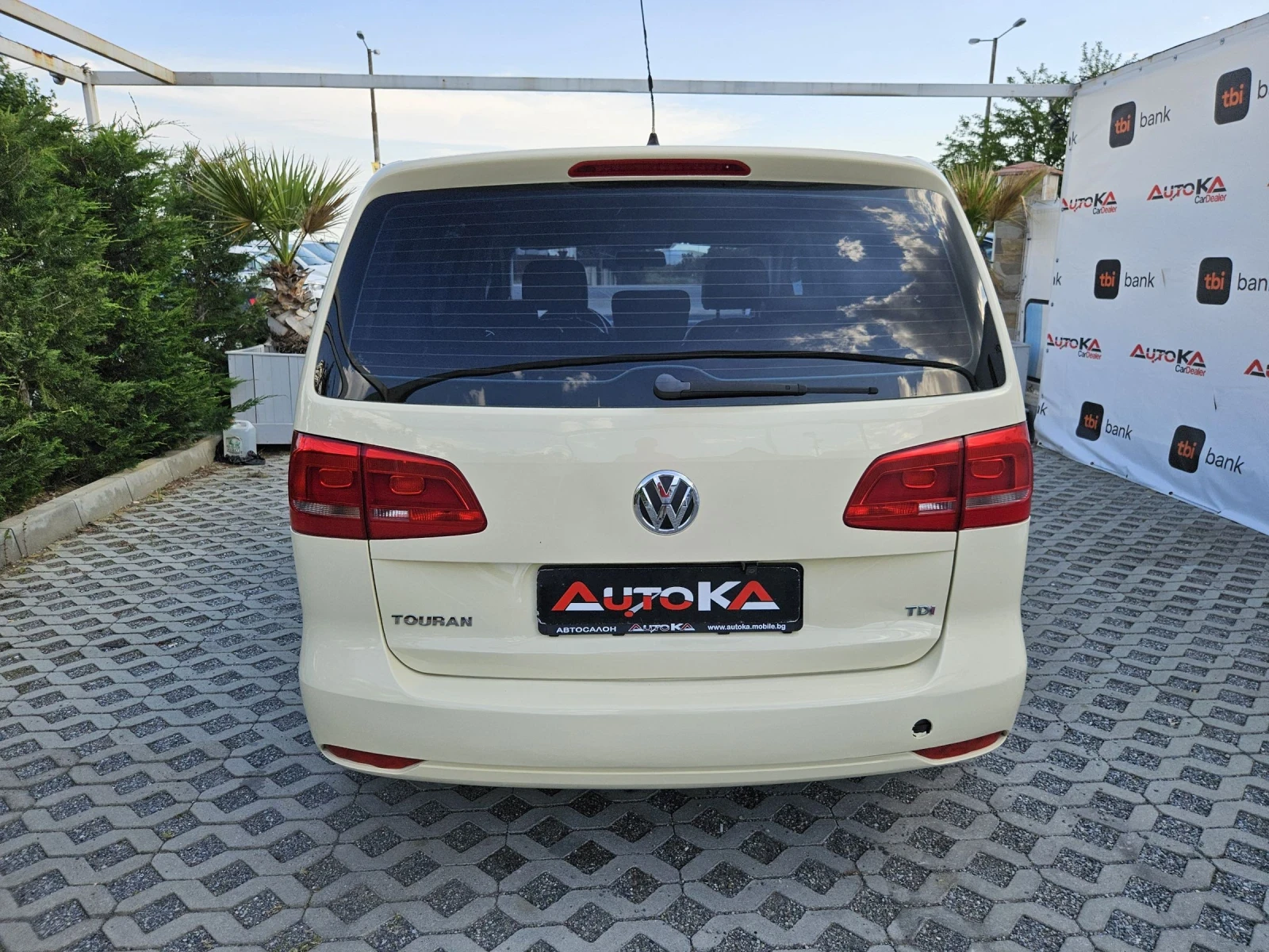 VW Touran 1.6TDI-105kc= АВТОМАТ= 7МЕСТА= КОЖА= ПОДГРЕВ - изображение 4