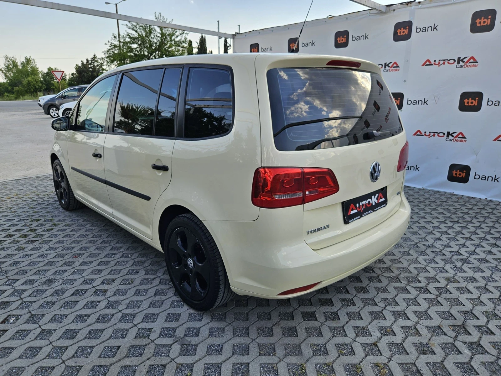 VW Touran 1.6TDI-105kc= АВТОМАТ= 7МЕСТА= КОЖА= ПОДГРЕВ - изображение 5