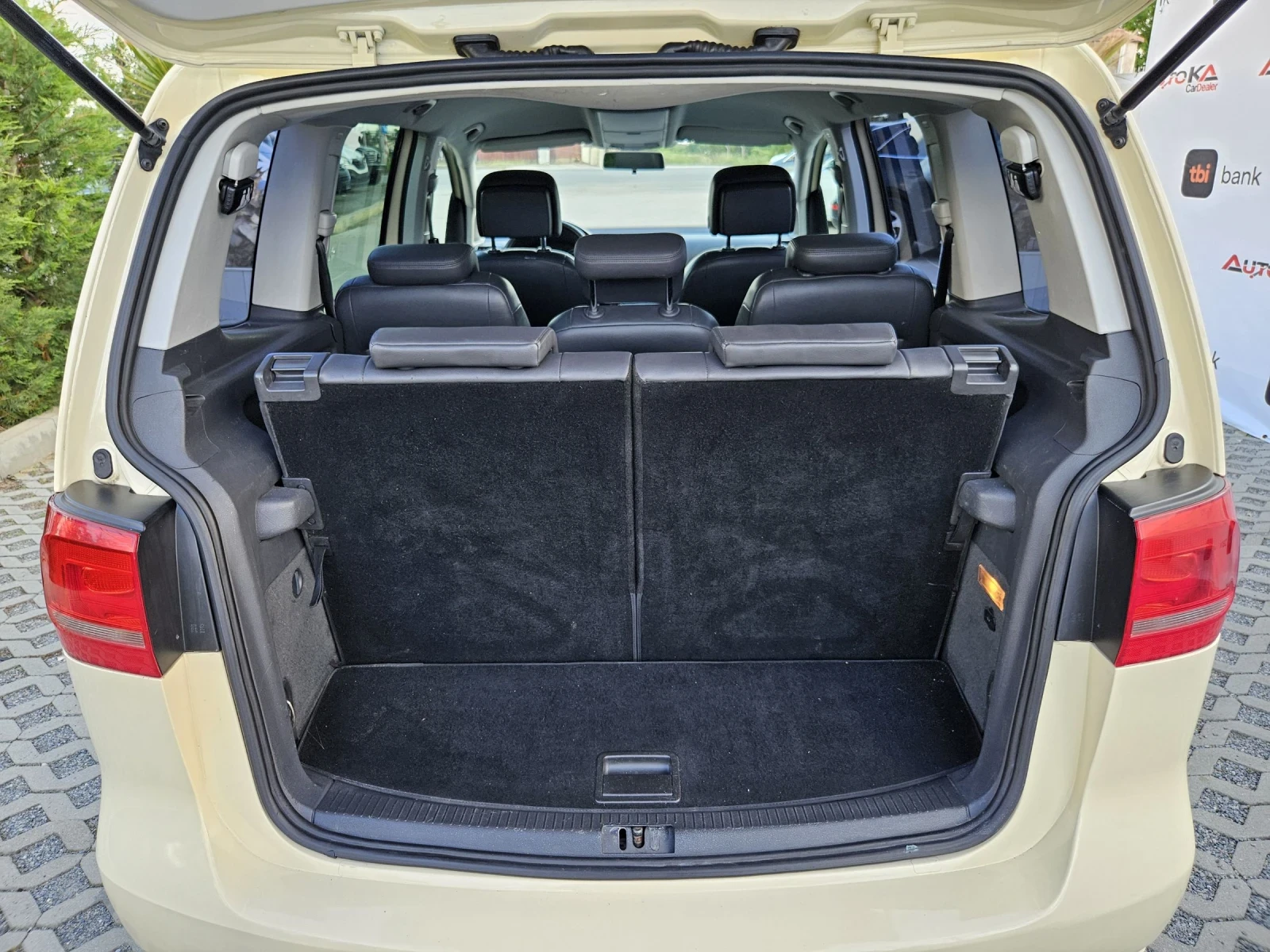 VW Touran 1.6TDI-105kc= АВТОМАТ= 7МЕСТА= КОЖА= ПОДГРЕВ - изображение 10