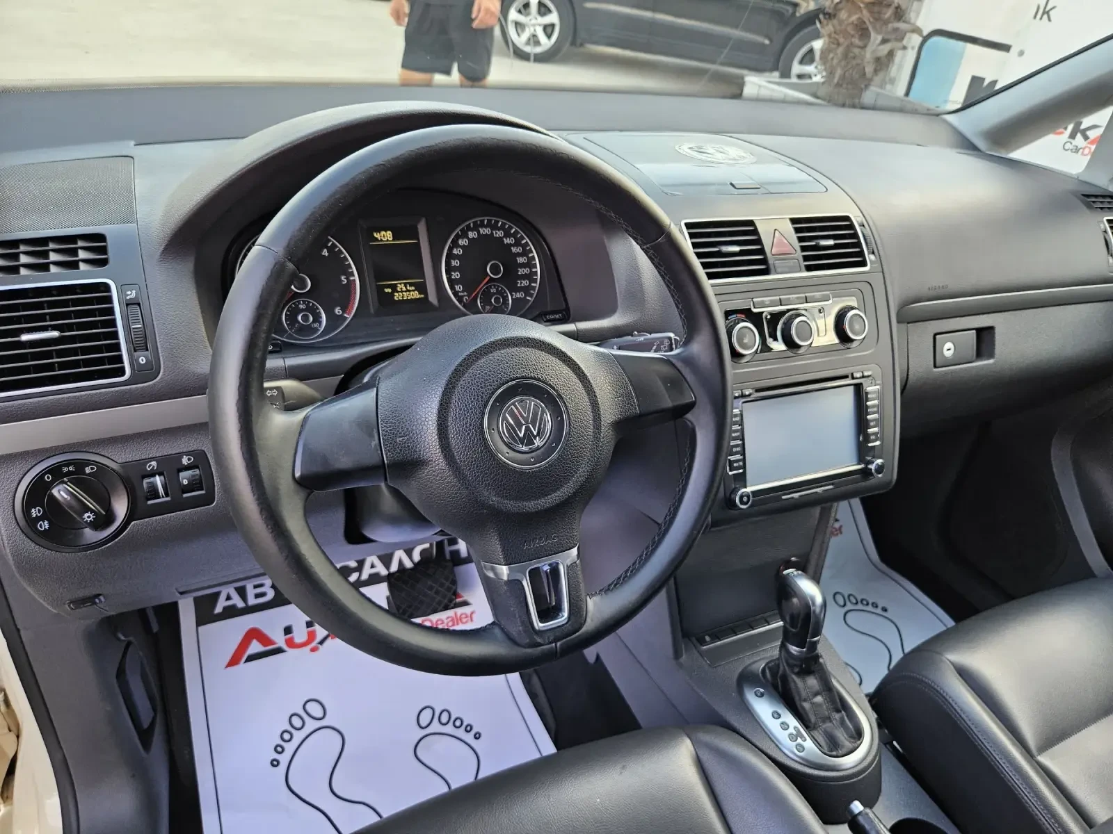 VW Touran 1.6TDI-105kc= АВТОМАТ= 7МЕСТА= КОЖА= ПОДГРЕВ - изображение 8