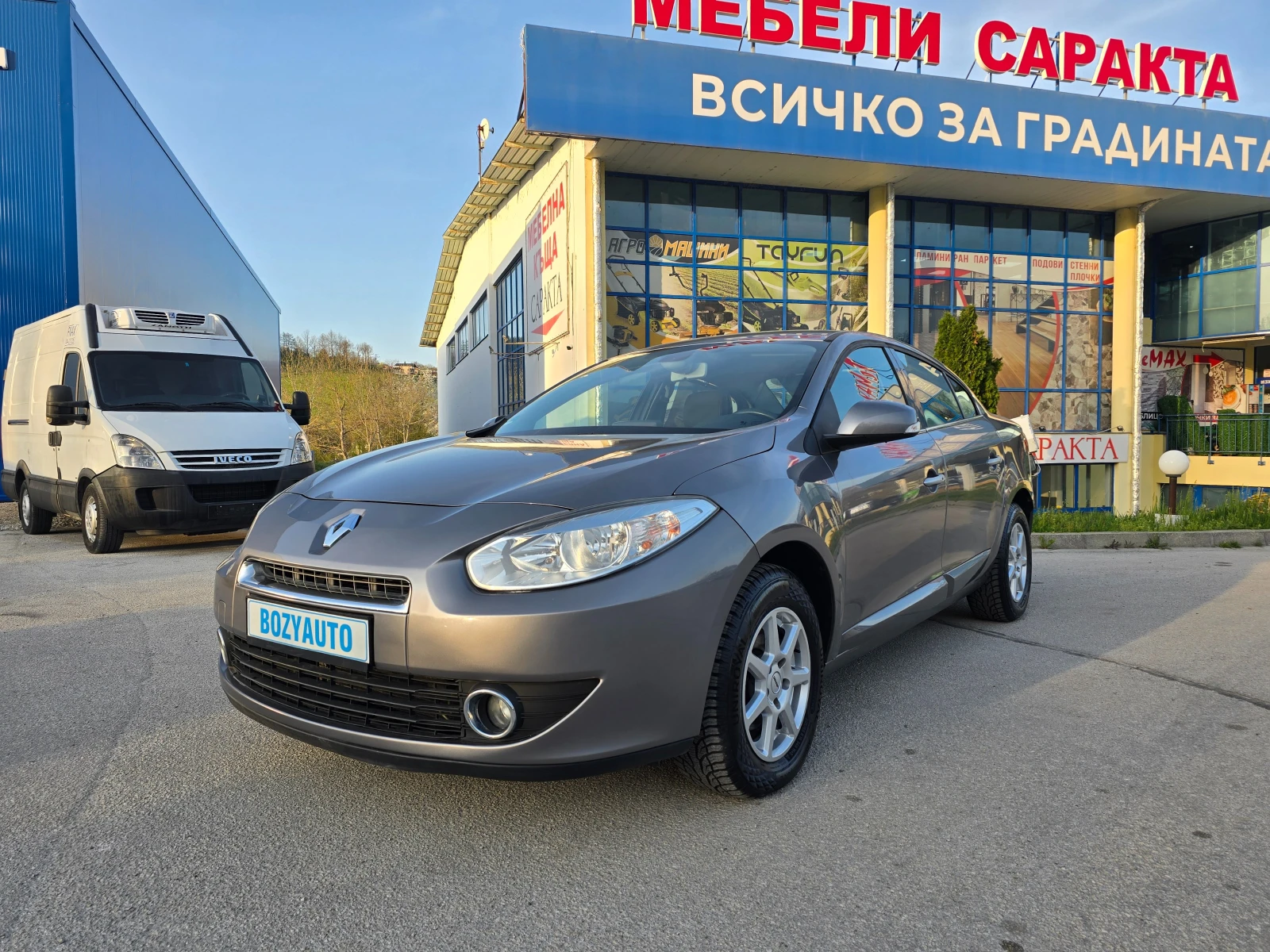 Renault Fluence 2.0i/140ps/LPG-AVTOMATIK, снимка 3 - Автомобили и джипове - 54235203
