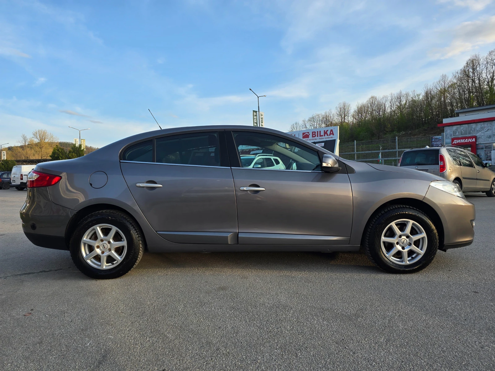 Renault Fluence 2.0i/140ps/LPG-AVTOMATIK, снимка 7 - Автомобили и джипове - 54235203
