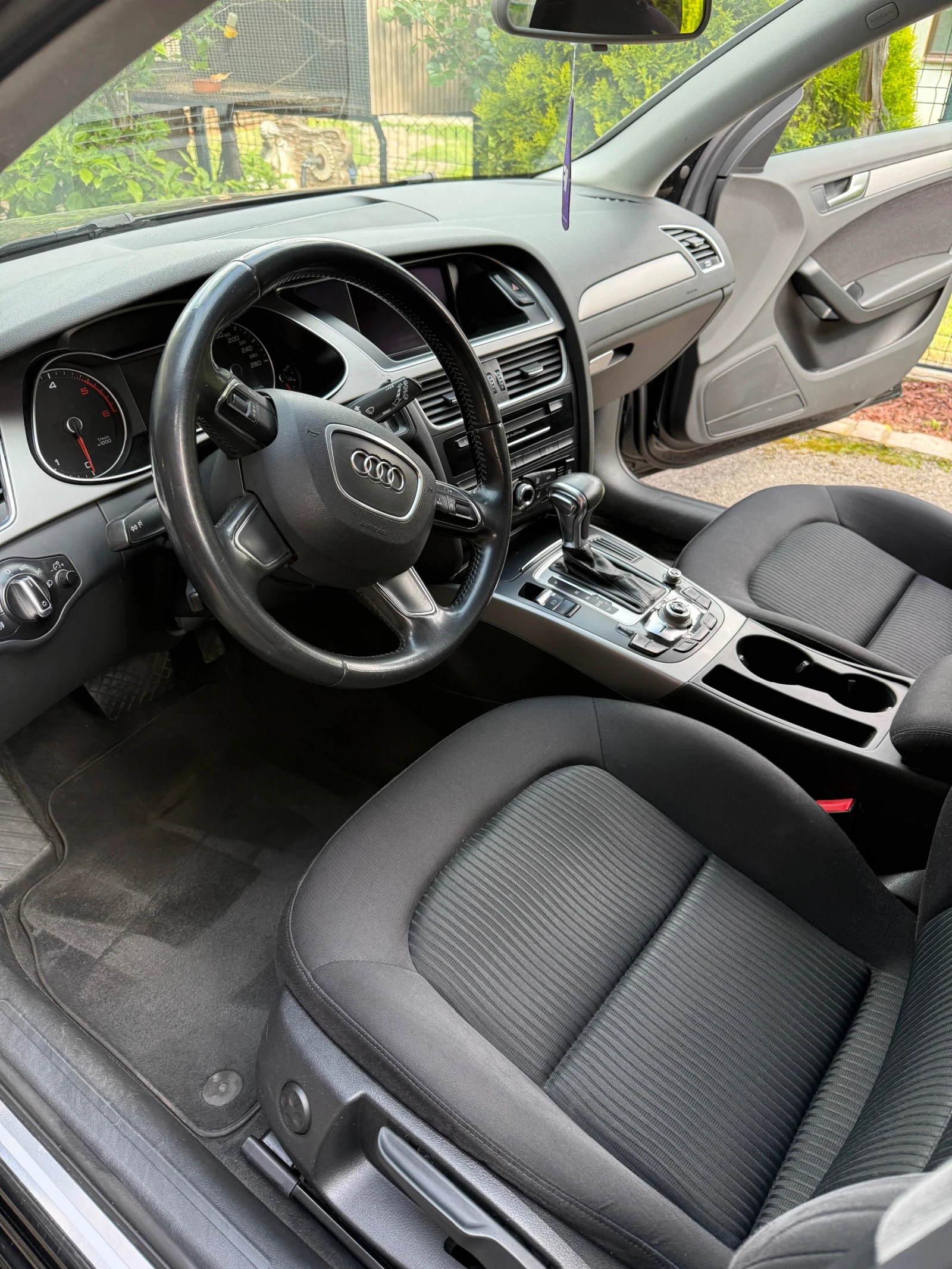 Audi A4 2.0 TDI, снимка 8 - Автомобили и джипове - 54610069