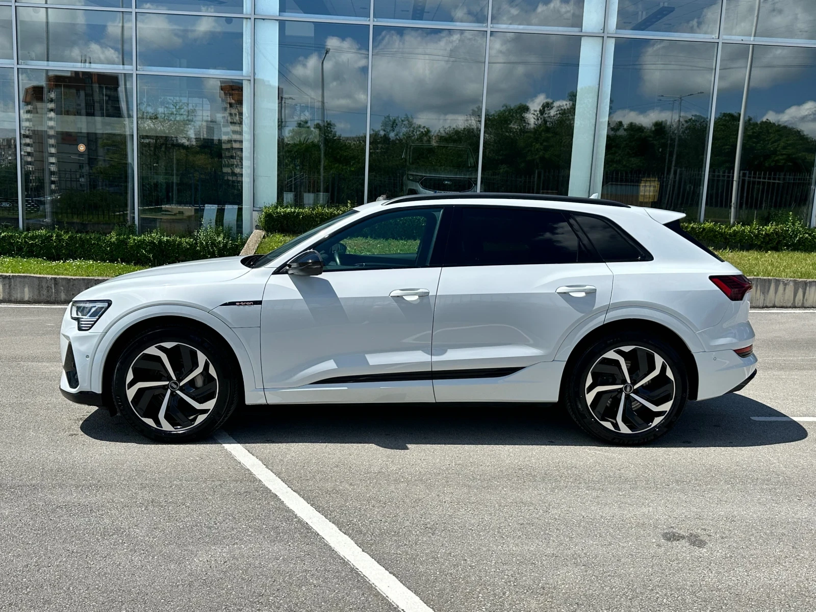 Audi E-Tron 50 quattro S-Line, снимка 8 - Автомобили и джипове - 54667050