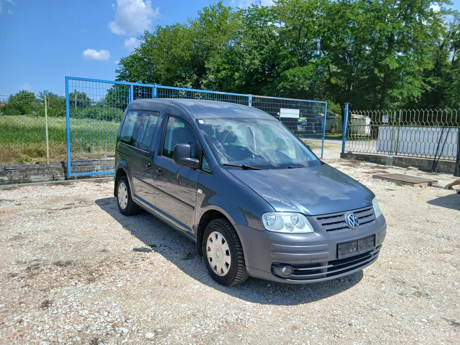 VW Caddy 1.9 тди, снимка 2 - Автомобили и джипове - 54817028