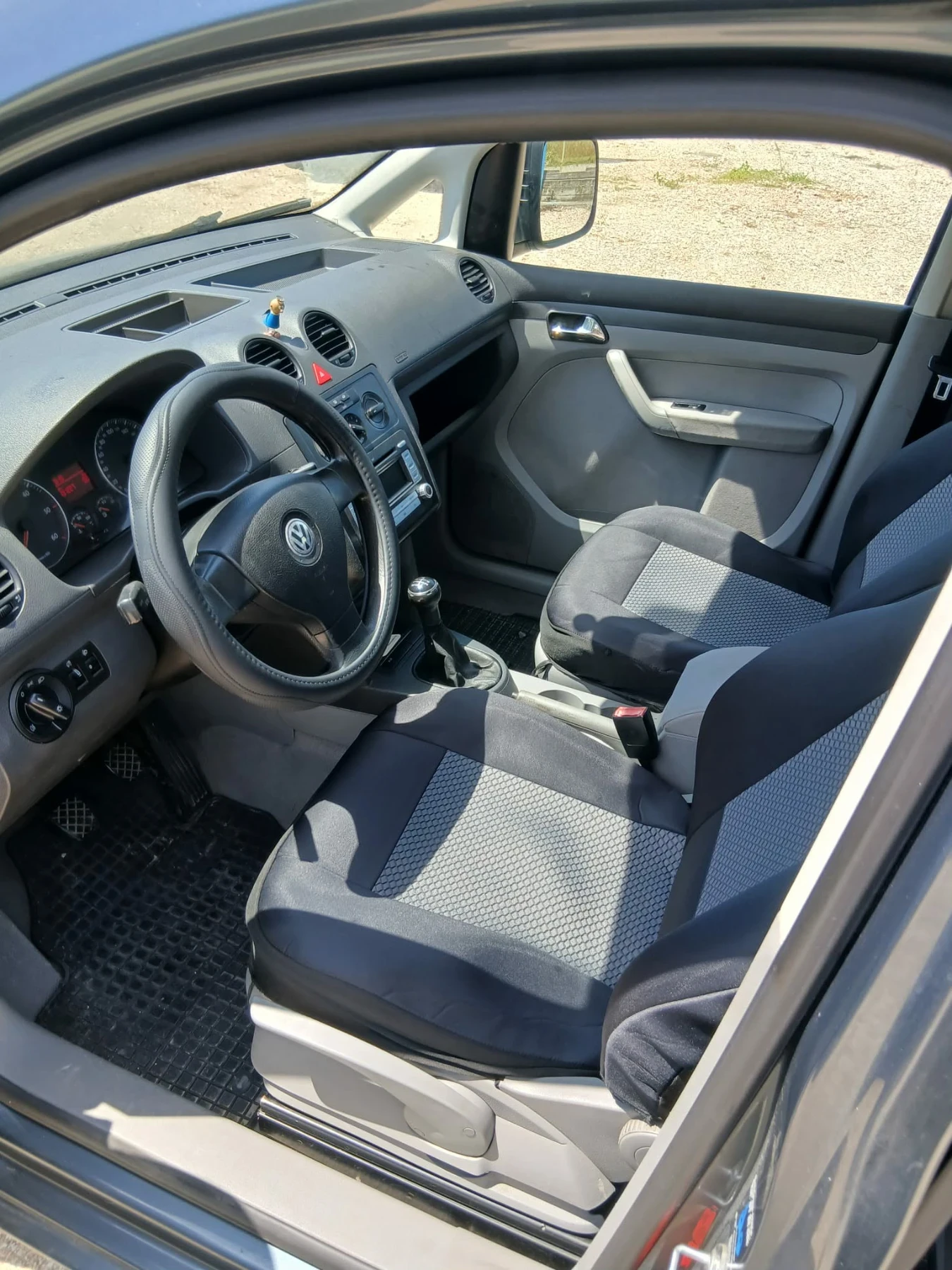 VW Caddy 1.9 тди, снимка 10 - Автомобили и джипове - 54817028