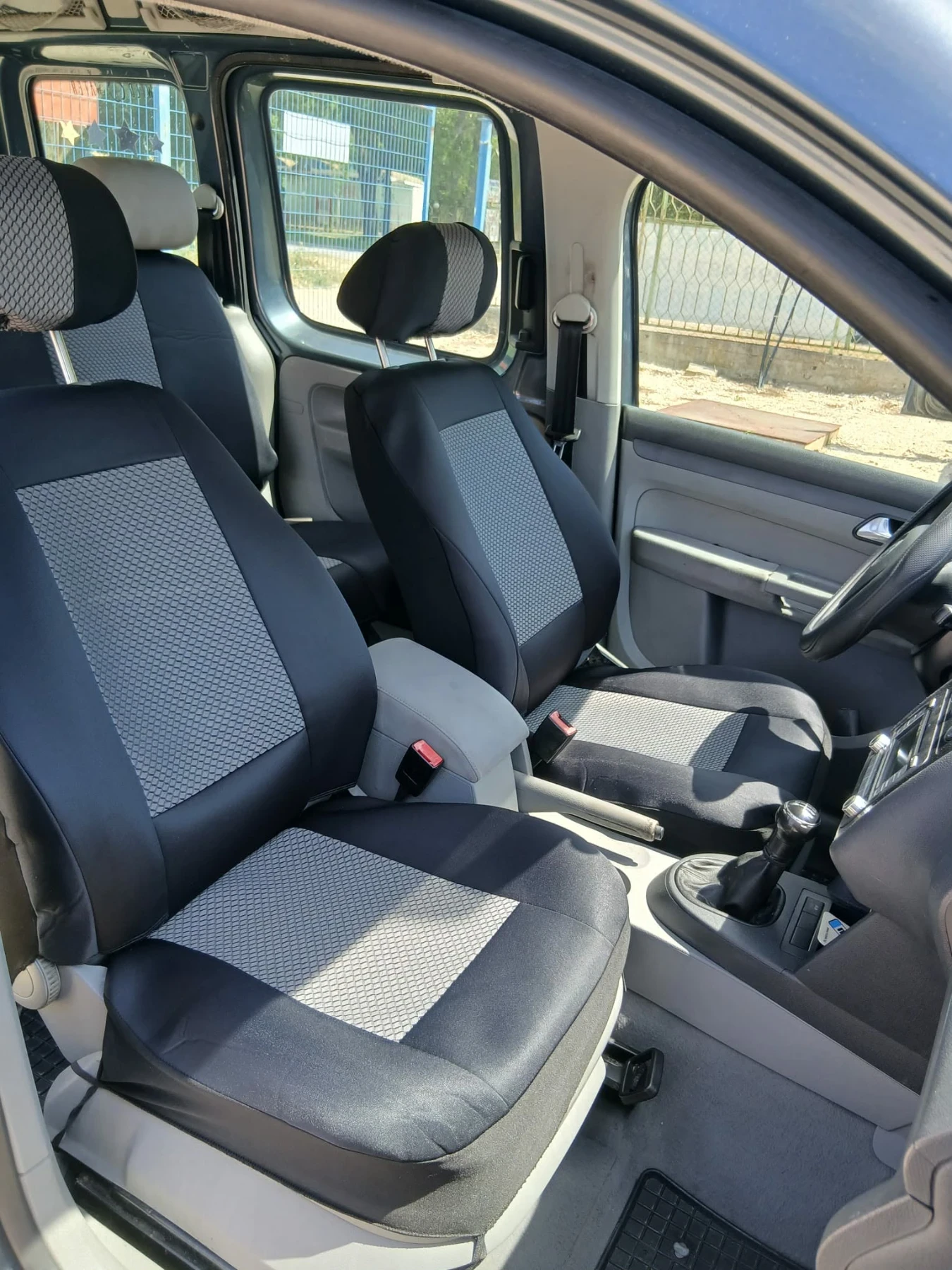 VW Caddy 1.9 тди, снимка 8 - Автомобили и джипове - 54817028