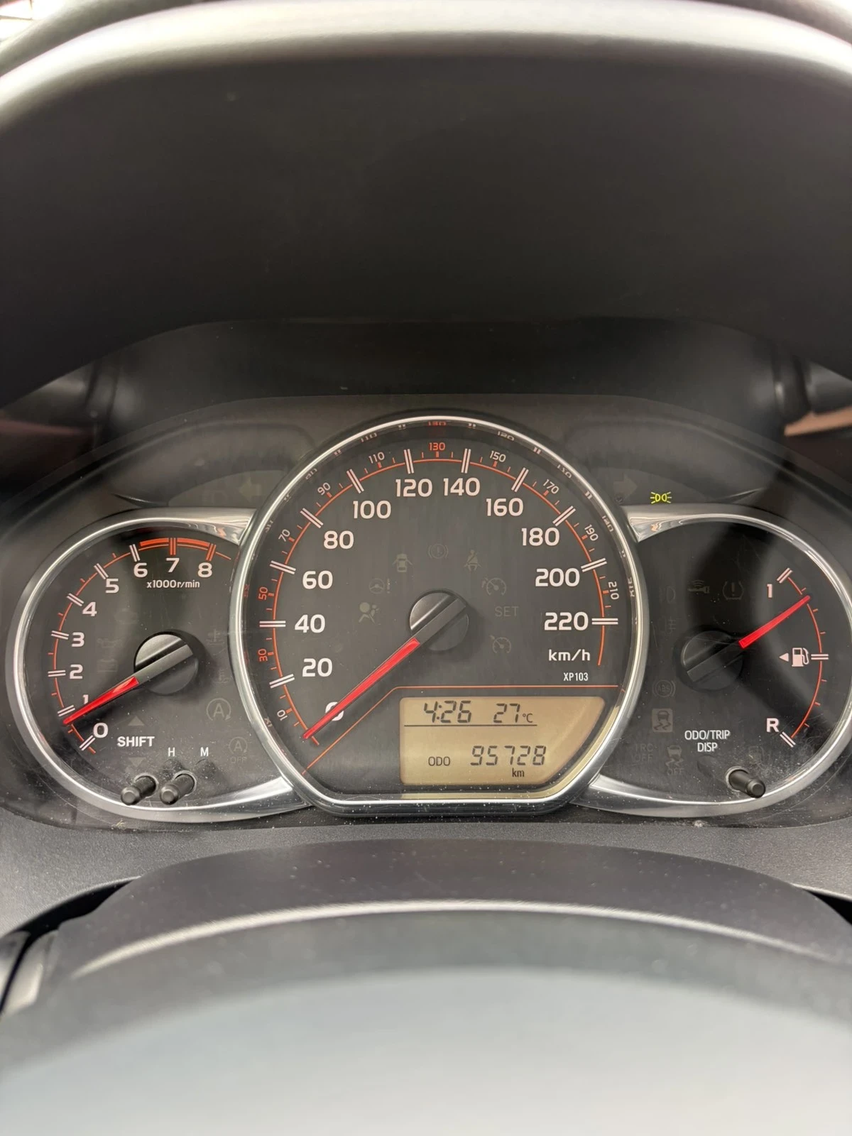 Toyota Yaris 1.33/99к./КОЖА/НАВИГАЦИЯ/КАМЕРА/95000км!, снимка 10 - Автомобили и джипове - 55419684