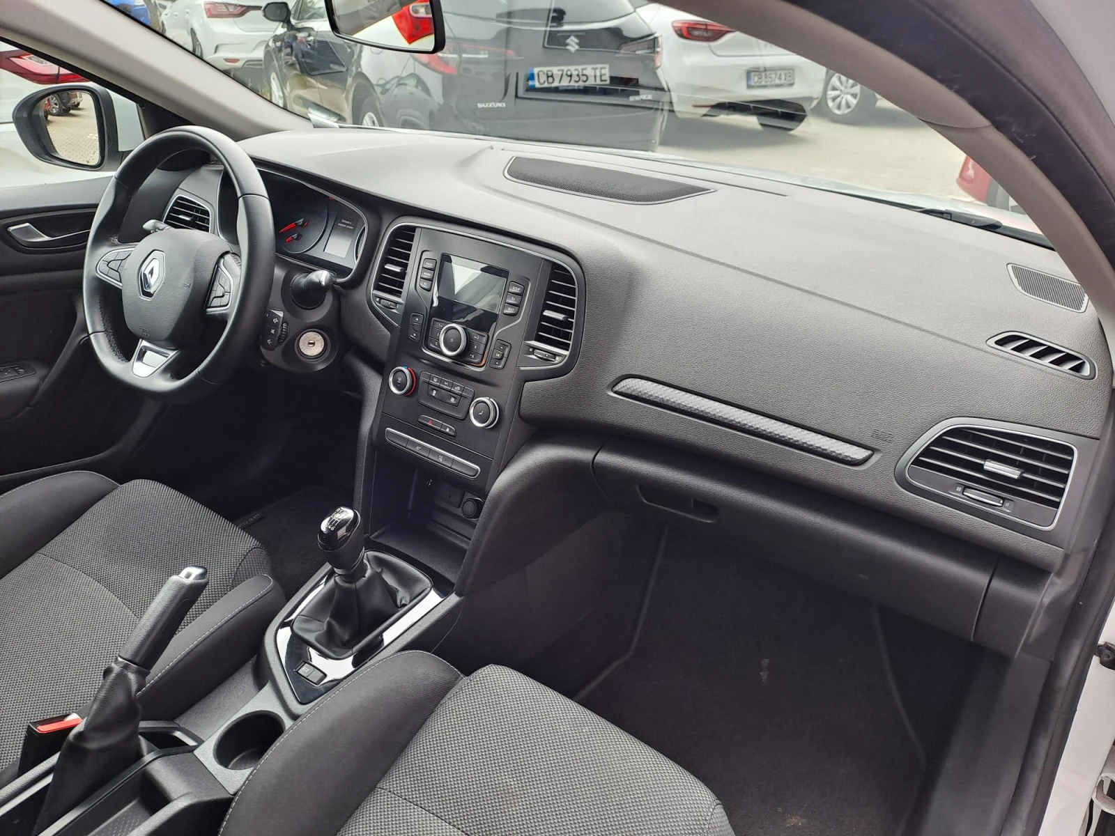 Renault Megane 1.3 TCe Life 140к.с. Супер Лятна разпродажба, снимка 13 - Автомобили и джипове - 55574905