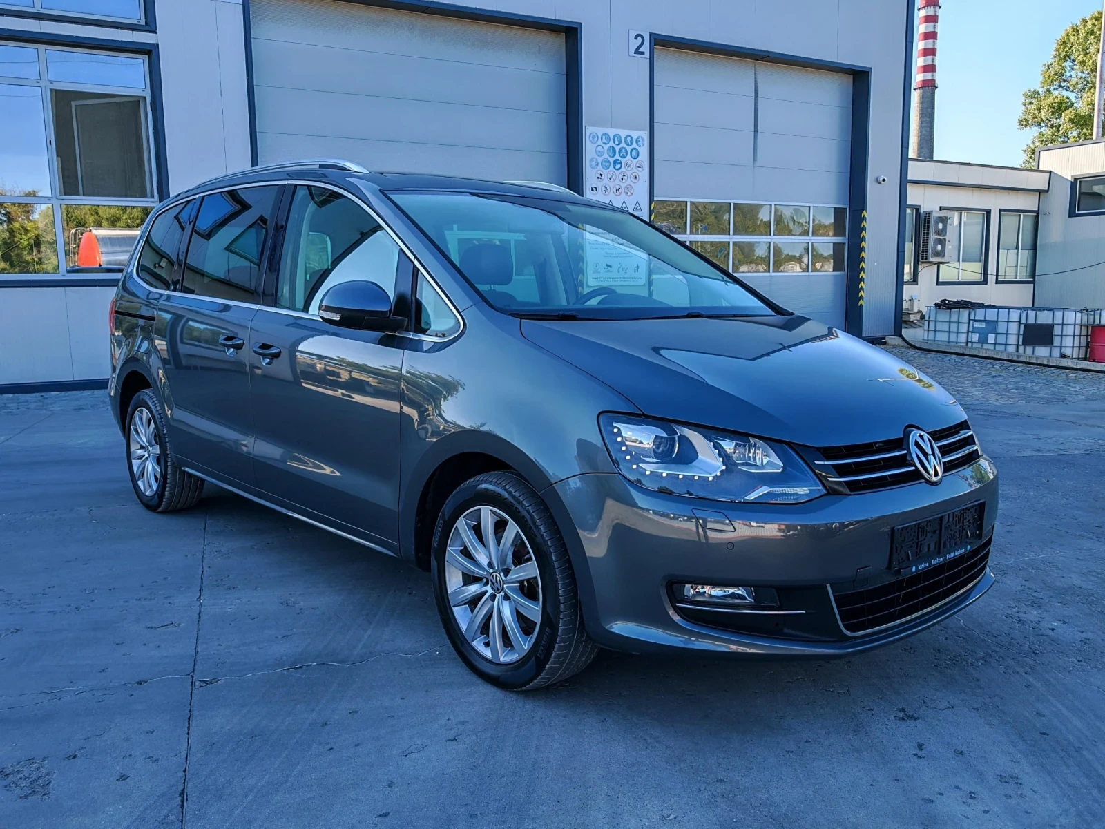 VW Sharan * 2.0TDI 140ps * 4-MOTION 4X4 * ПЕЧКА * ПАНОРАМА *, снимка 2 - Автомобили и джипове - 55994661
