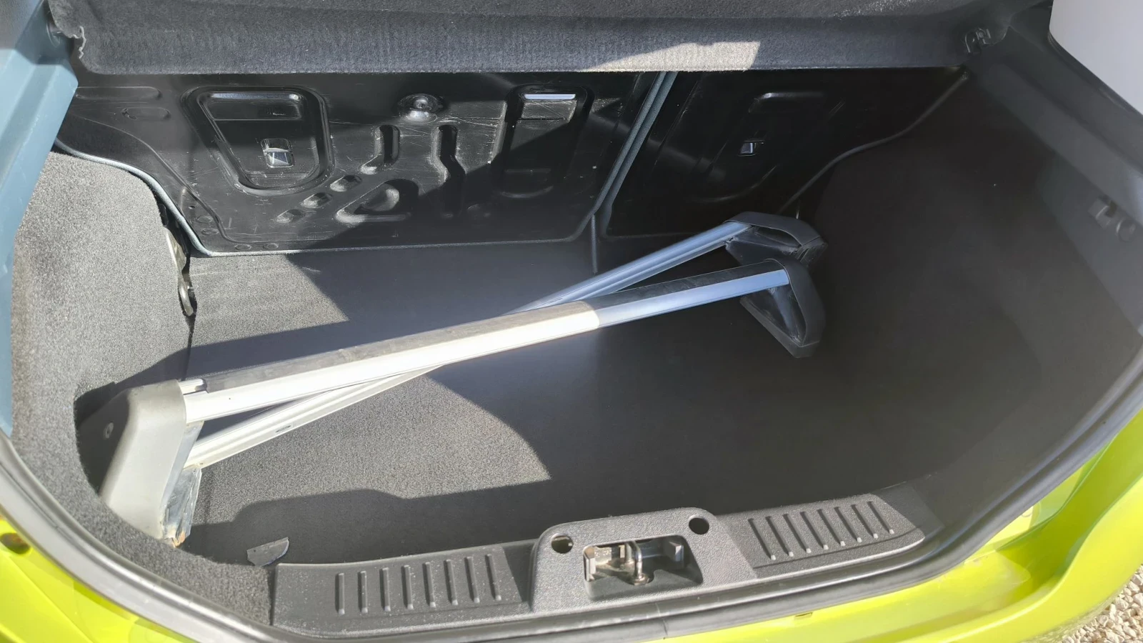 Ford Fiesta 1.4i, снимка 14 - Автомобили и джипове - 56637894