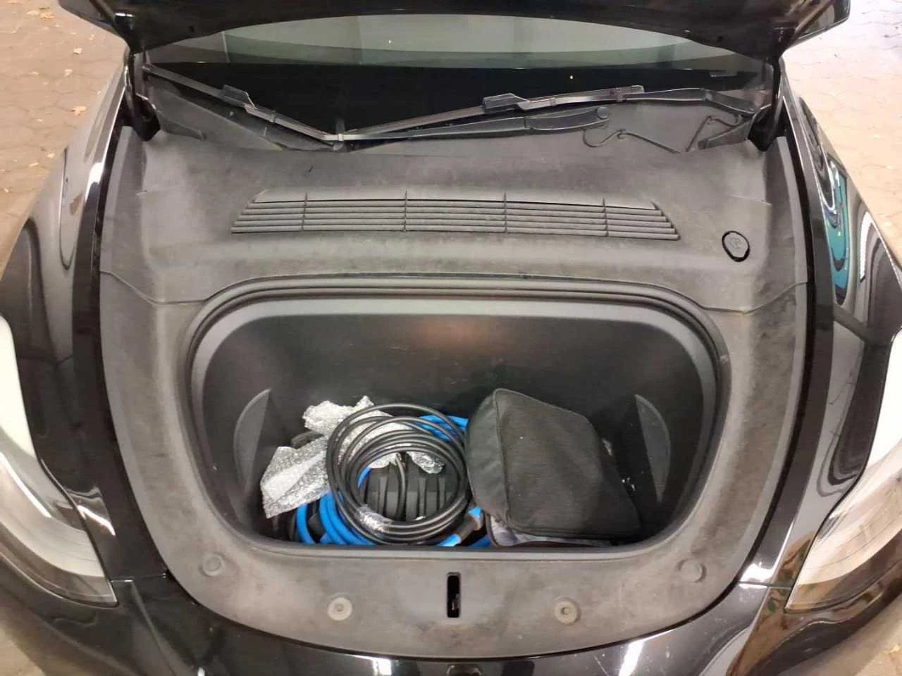 Tesla Model Y Long Range Dual Motor Leather LED Navi Cam 93.3%  | Mobile.bg � ����������� 11