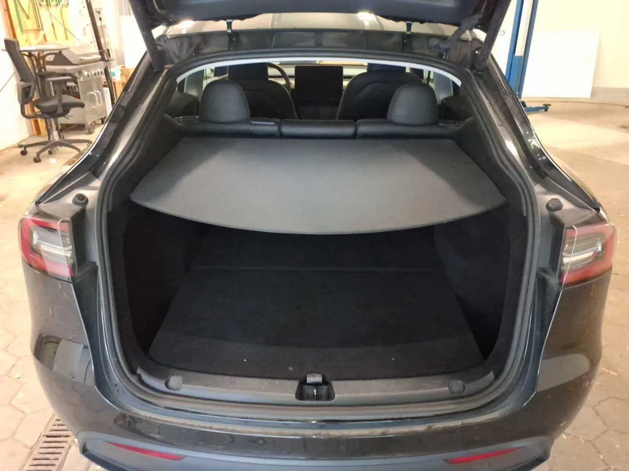 Tesla Model Y Long Range Dual Motor Leather LED Navi Cam 93.3%  | Mobile.bg � ����������� 12