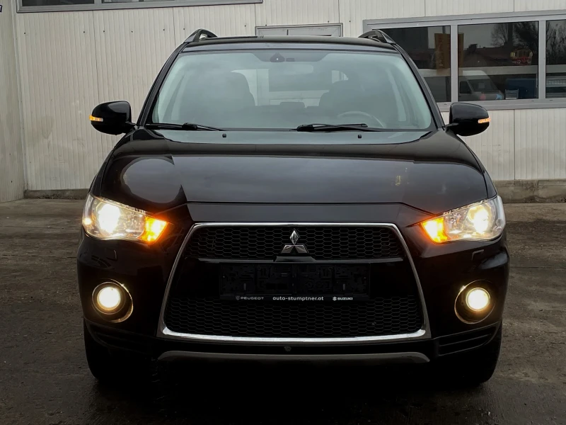 Mitsubishi Outlander 2.2DI-D* 7 МЕСТА, снимка 2 - Автомобили и джипове - 47946321