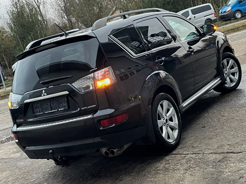 Mitsubishi Outlander 2.2DI-D* 7 МЕСТА, снимка 4 - Автомобили и джипове - 47946321