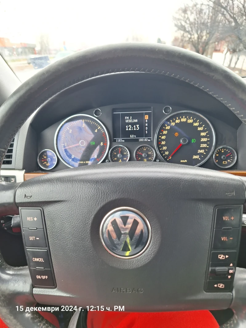 VW Touareg, снимка 9 - Автомобили и джипове - 48425332