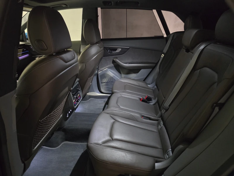 Audi Q8 Вакуум/Масаж/Bang&Olufsen, снимка 9 - Автомобили и джипове - 53164099