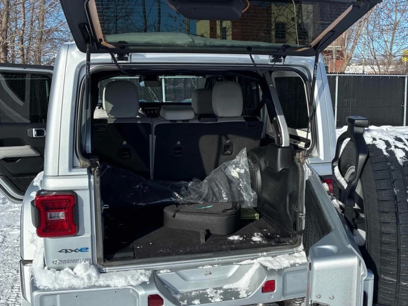 Jeep Wrangler * High Altitude * CARFAX * БЕЗ ПЪРВОНАЧАЛНА ВНОСКА, снимка 14 - Автомобили и джипове - 53178707