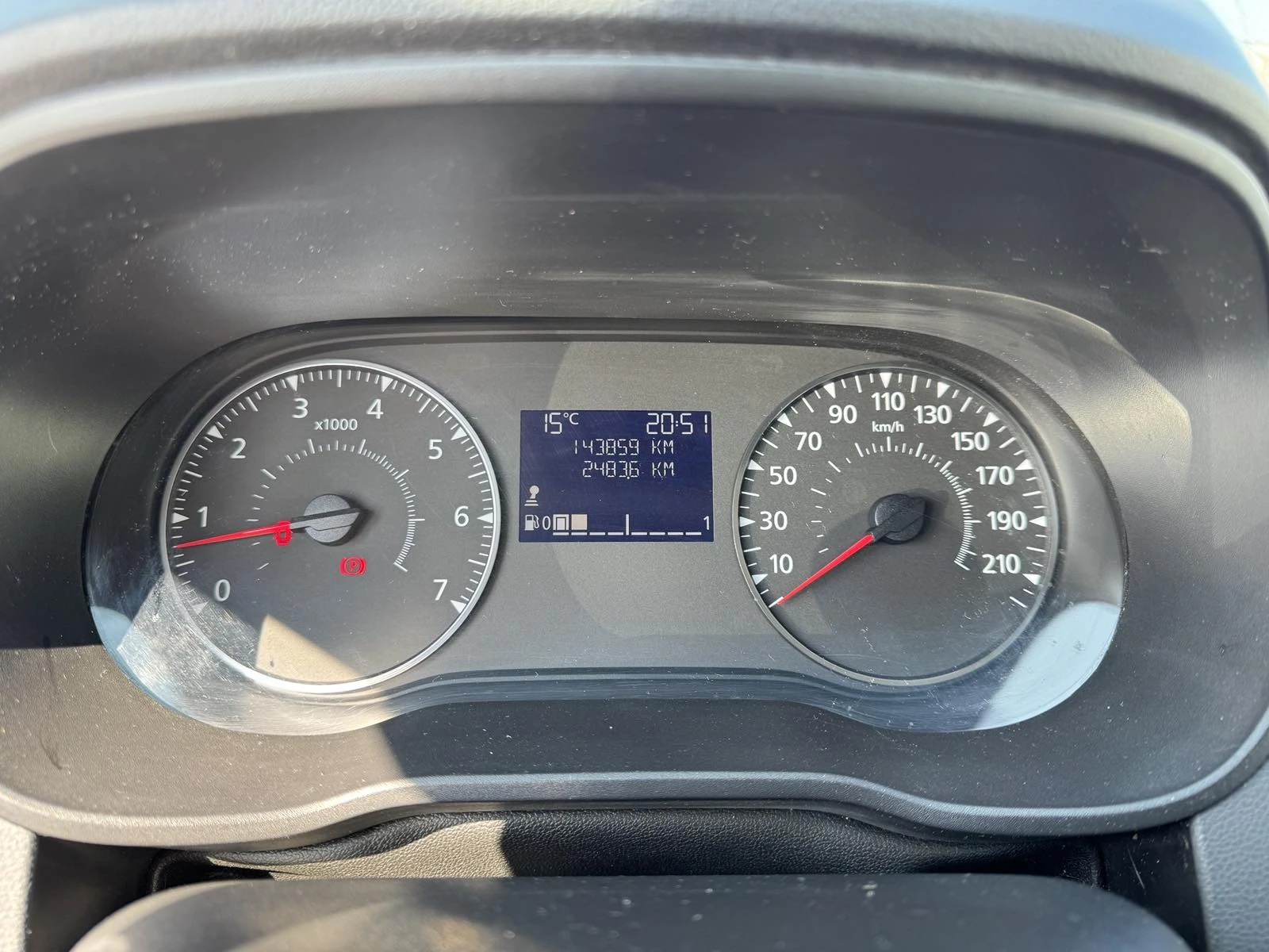 Dacia Duster 1.6I 3+ 1 N1, снимка 15 - Автомобили и джипове - 53907748