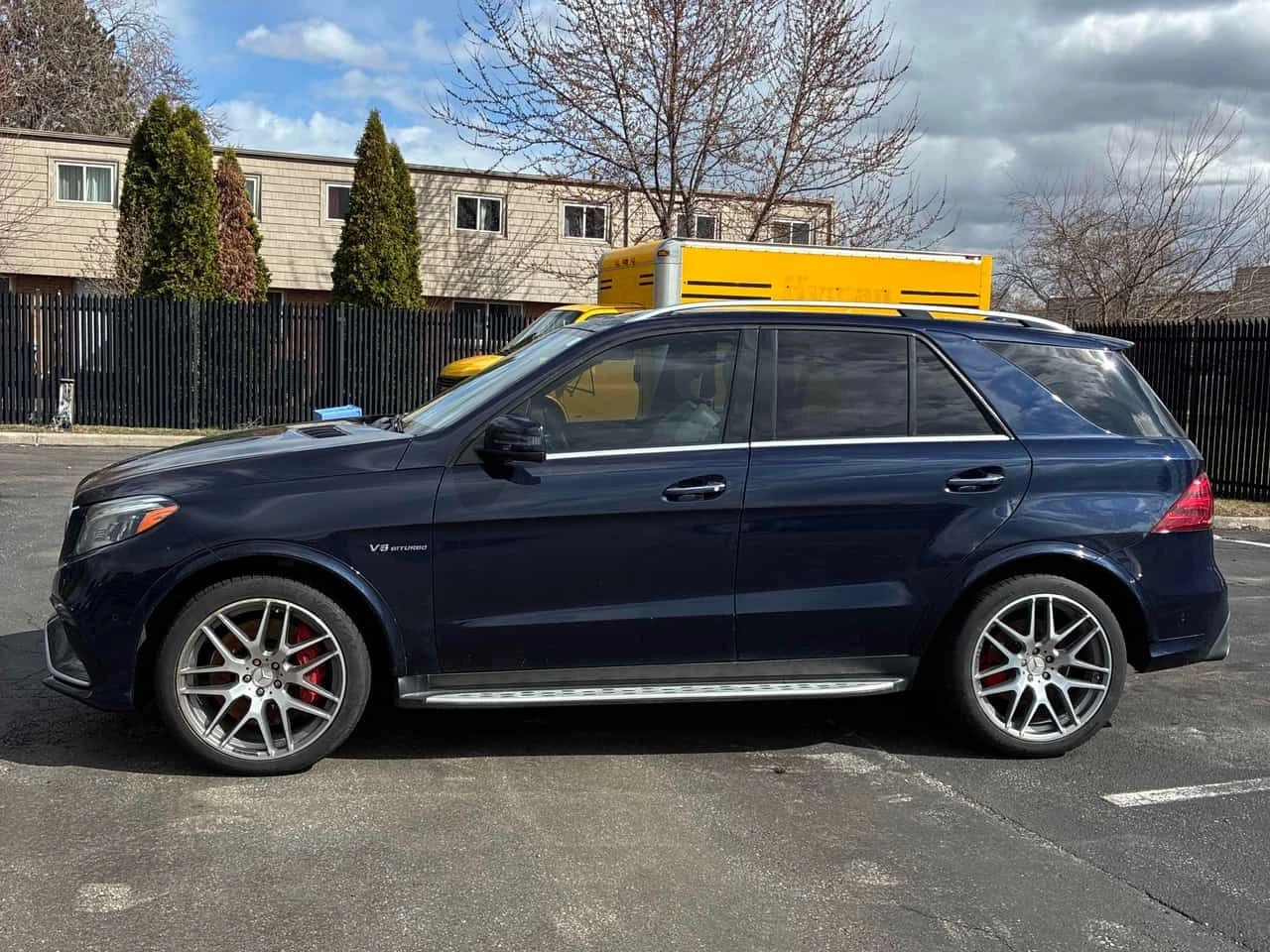 Mercedes-Benz GLE 63 S AMG * 360 * ДИСТРОНИК * PANO * ОБДУХВАНЕ * ПОДГРЕВИ * , снимка 2 - Автомобили и джипове - 53940698