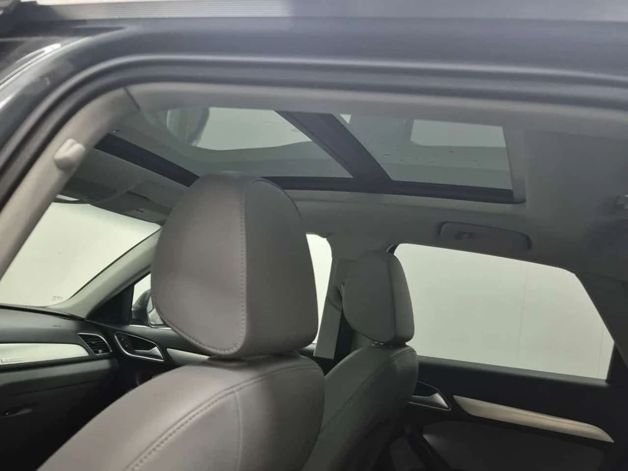 Audi Q3 TECHNIK / LED / BOSE / АВТОКРЕДИТ , снимка 13 - Автомобили и джипове - 54620391