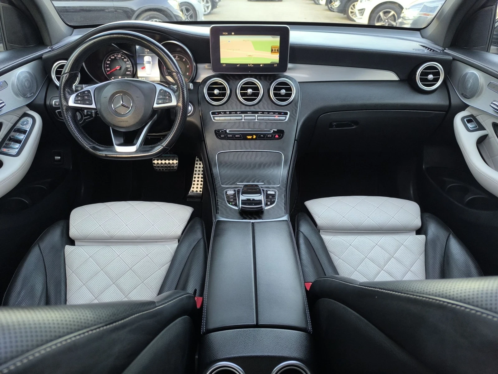 Mercedes-Benz GLC 250 D AMG LINE PANORAMA 9G 4-MATIC FULL, снимка 7 - Автомобили и джипове - 54715059