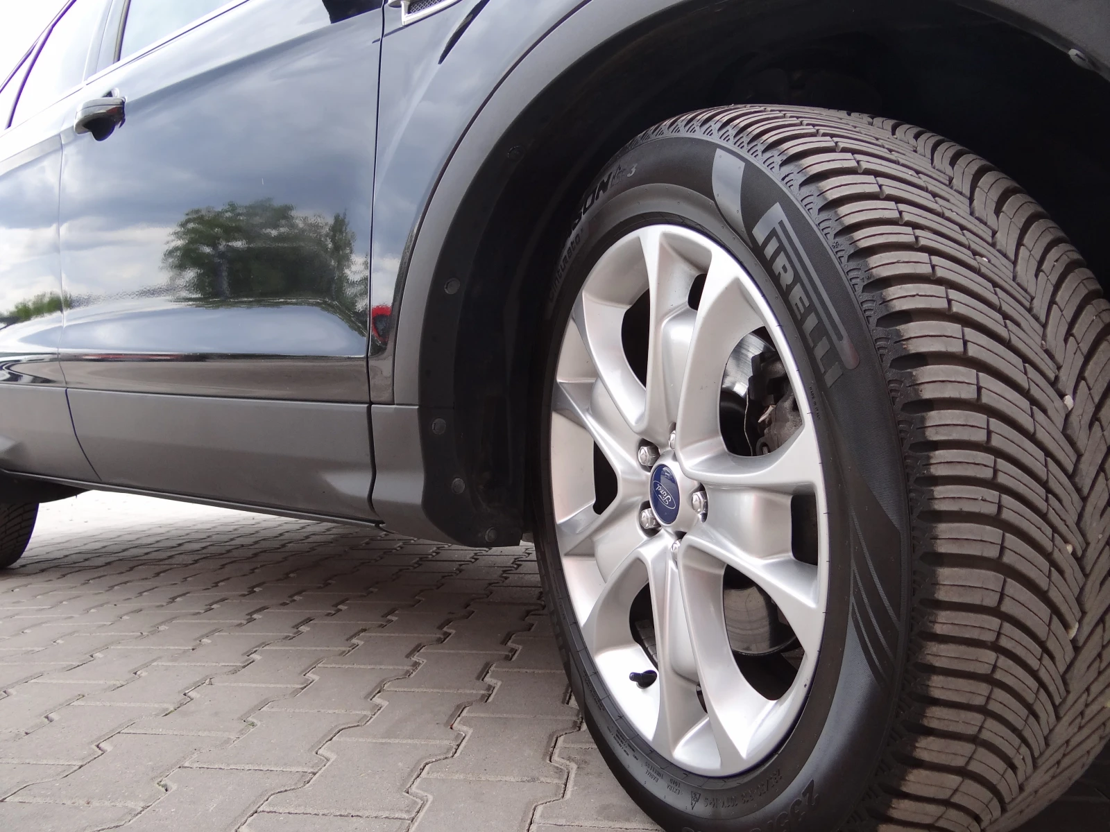 Ford Kuga 2.0Tdci - 163k.c. /4 X 4/Auto/Koja/Navi/Euro-5B/, снимка 17 - Автомобили и джипове - 55279063