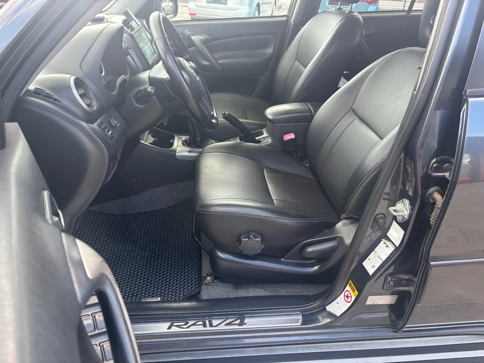 Toyota Rav4 2.0D4d- Italia, снимка 10 - Автомобили и джипове - 56198744