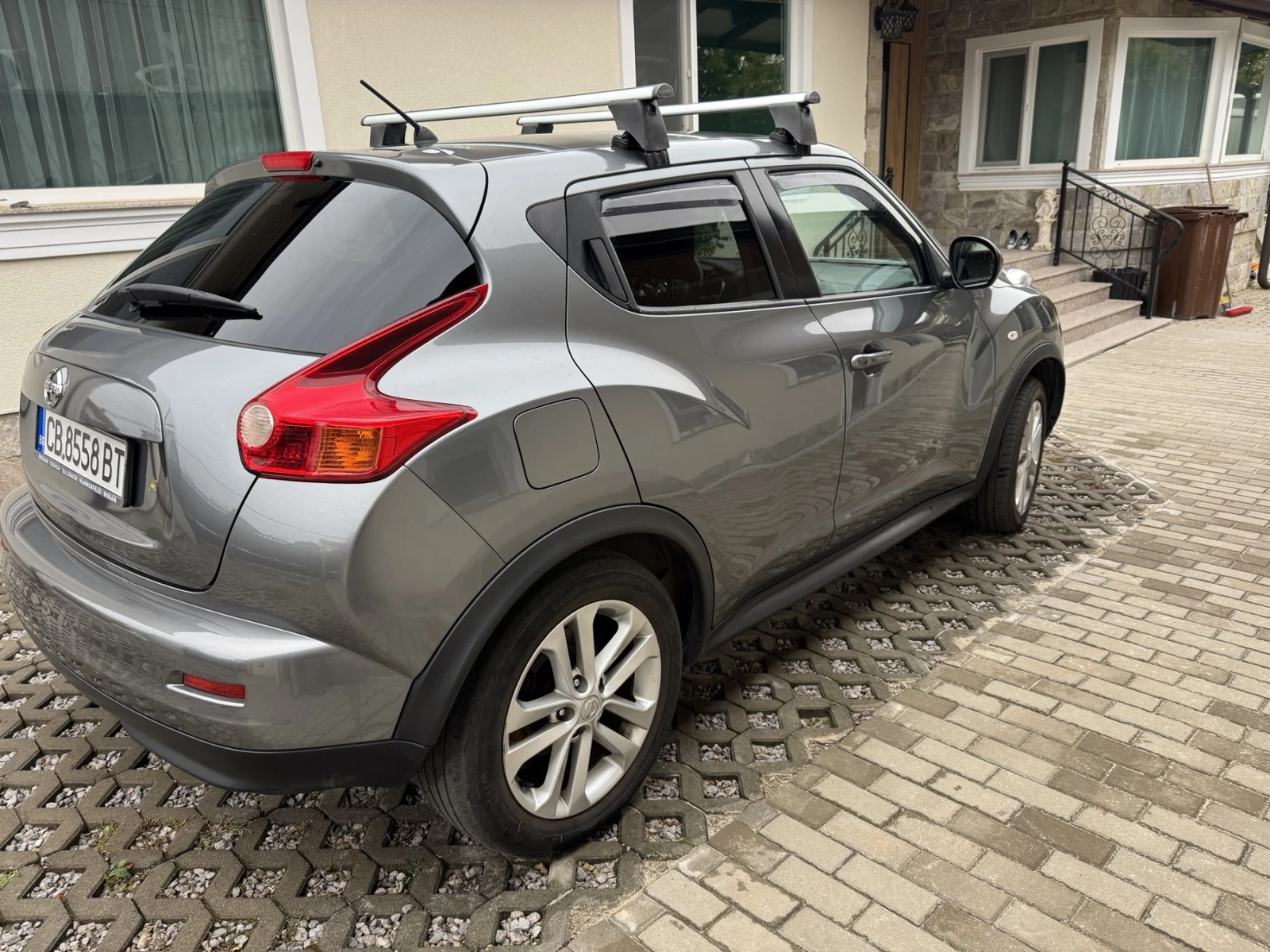 Nissan Juke, снимка 8 - Автомобили и джипове - 56465504