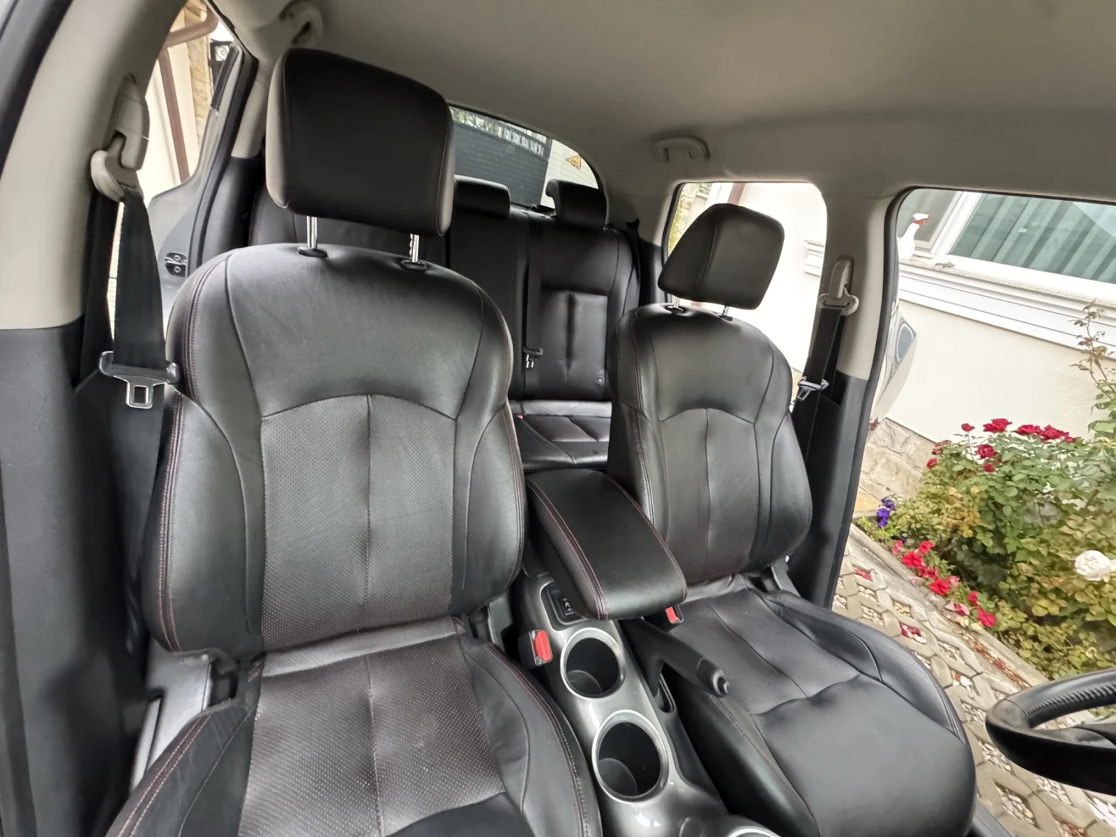 Nissan Juke, снимка 9 - Автомобили и джипове - 56465504