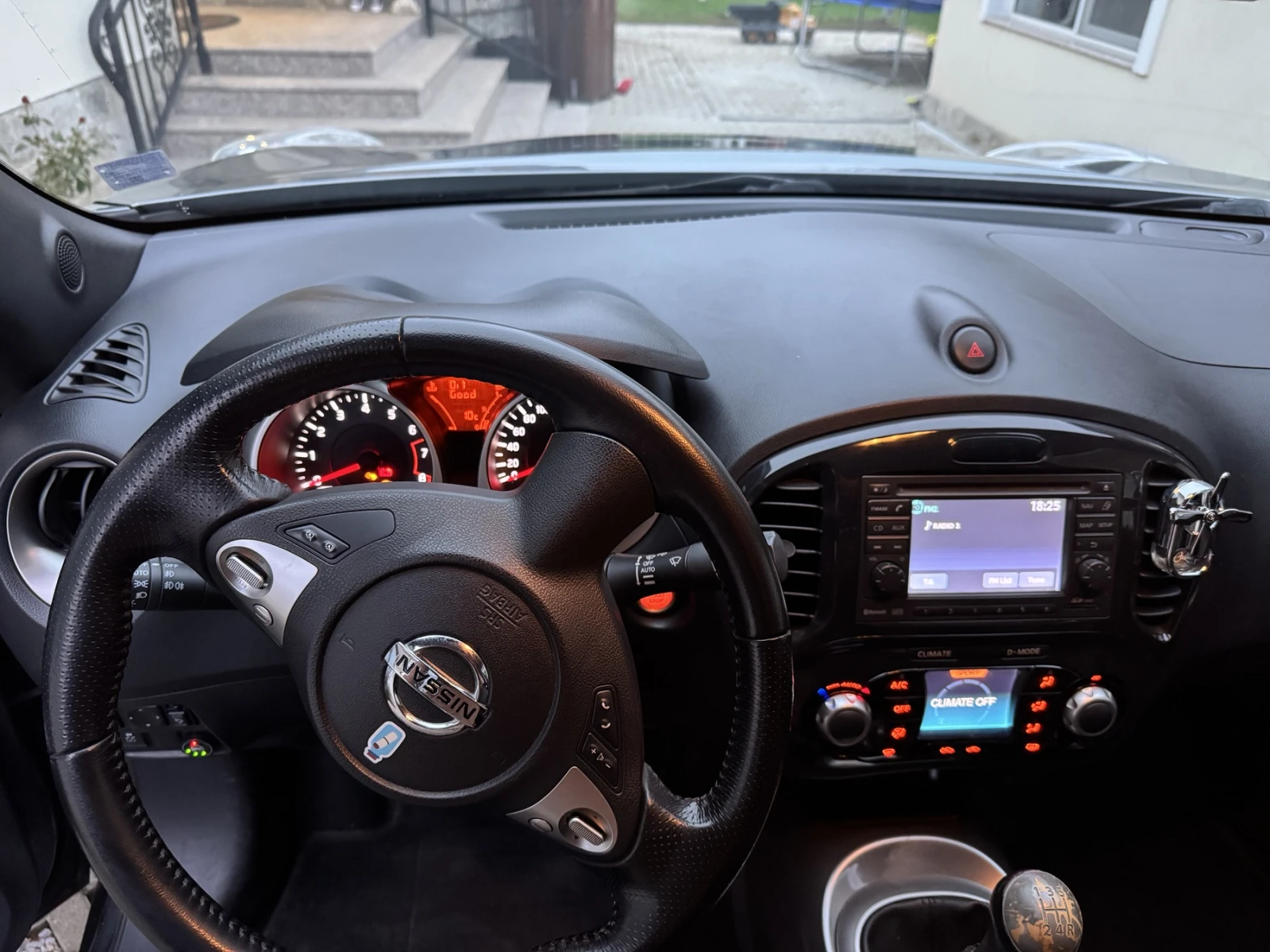 Nissan Juke, снимка 11 - Автомобили и джипове - 56465504
