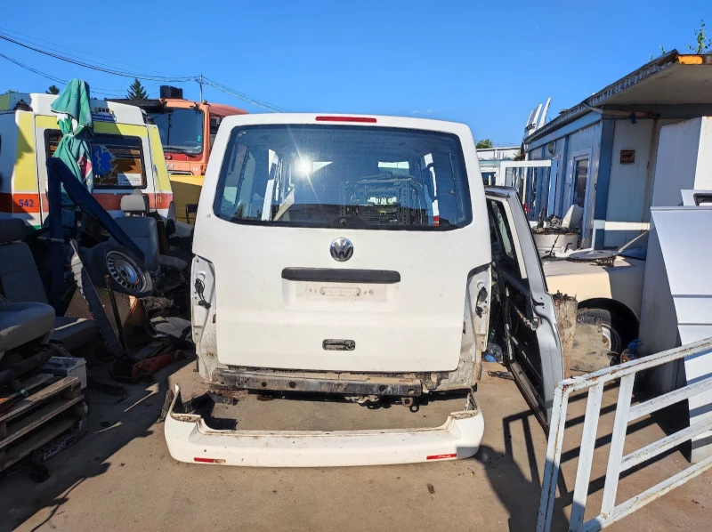 VW Caravelle 2.5TDI, снимка 2 - Бусове и автобуси - 50220223