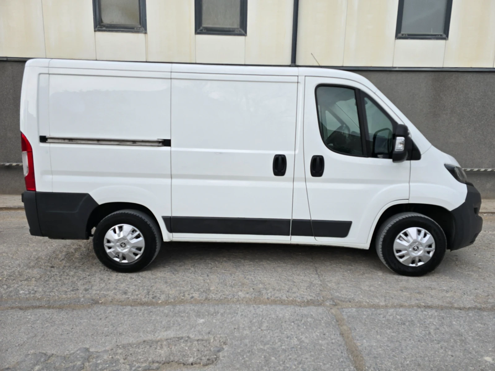 Peugeot Boxer 330 2.2 HDI L1H1 Premiere  - изображение 2