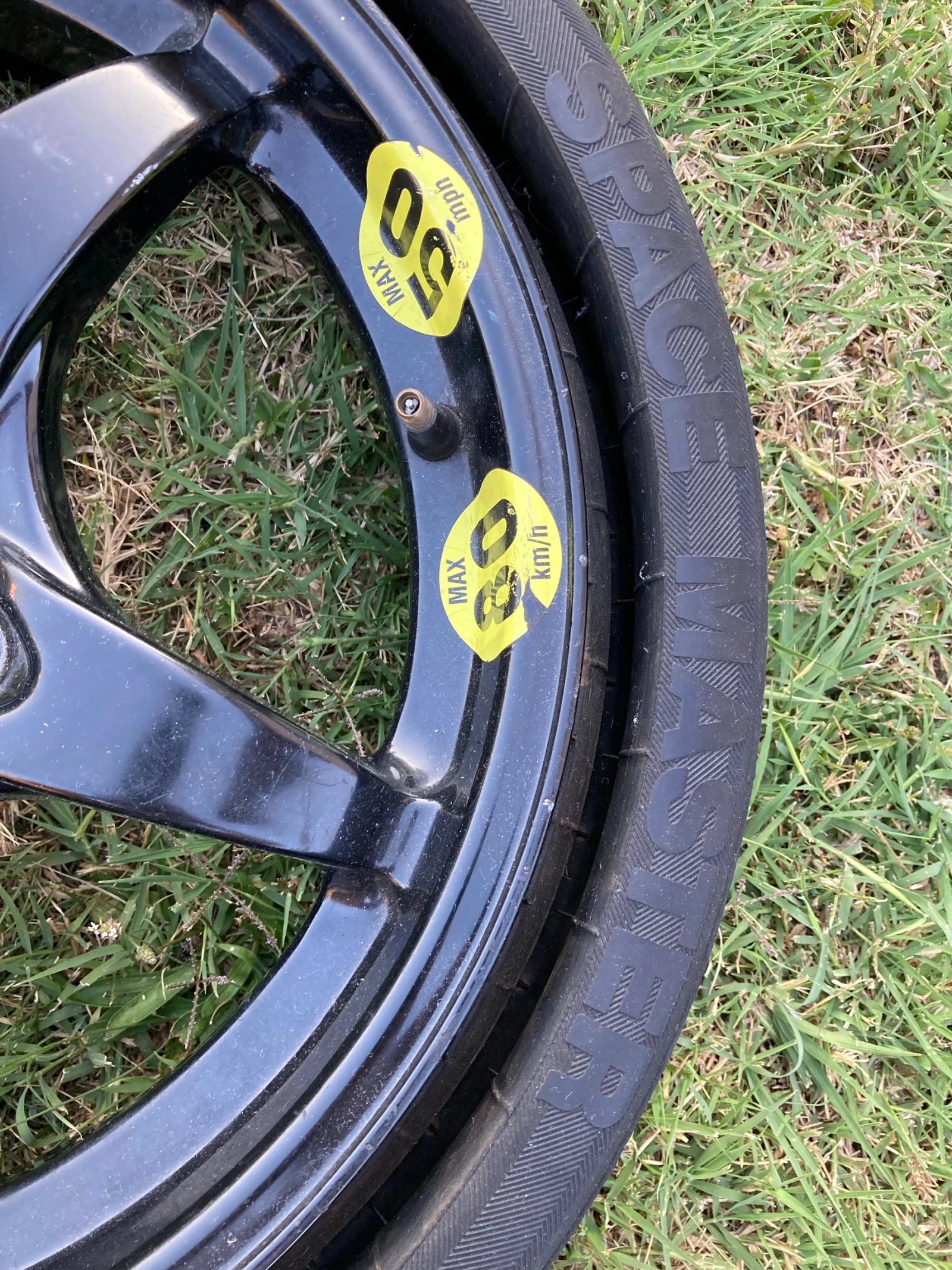 Гуми с джанти Vredestein 165/85R15, снимка 6 - Гуми и джанти - 55683476