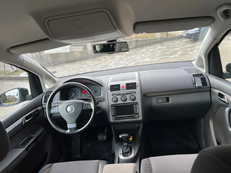 VW Touran Cross, снимка 14 - Автомобили и джипове - 47384990