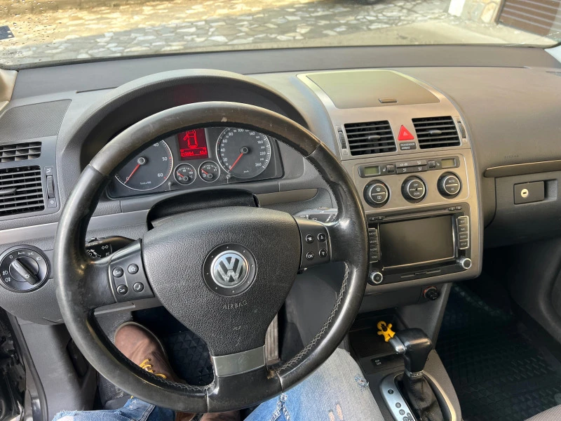 VW Touran Cross, снимка 15 - Автомобили и джипове - 47384990